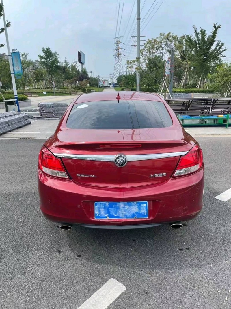 徐州12年别克君威8