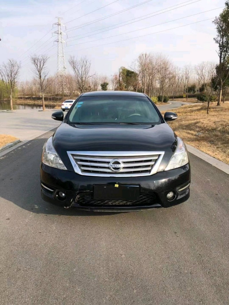 徐州12年日产天籁1