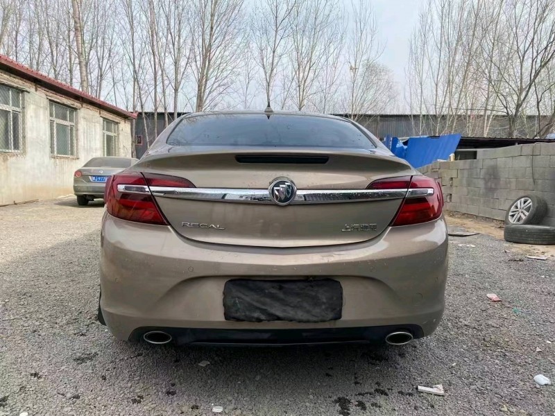 北京17年别克君威8