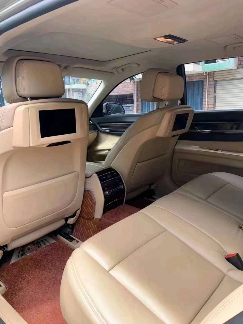 北京12年宝马7系5