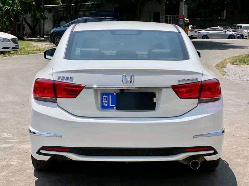 佛山17年本田思铂睿2