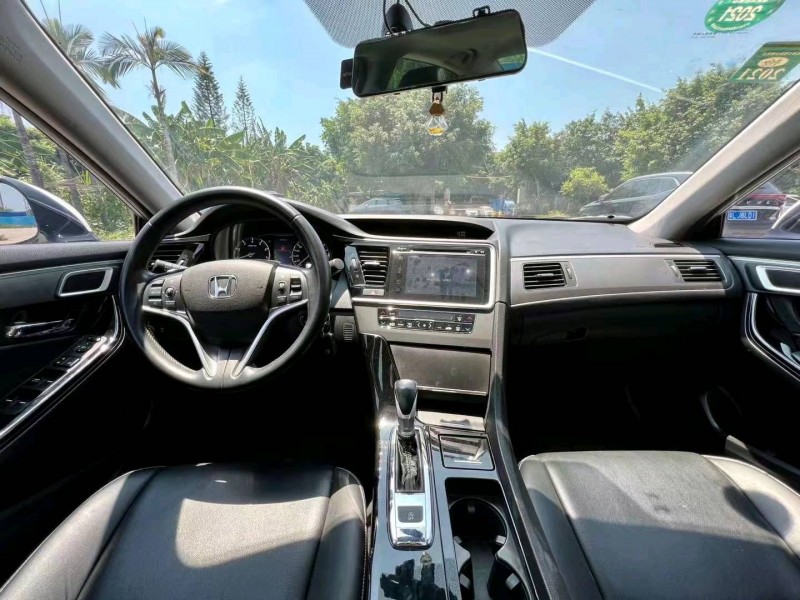 佛山17年本田思铂睿7