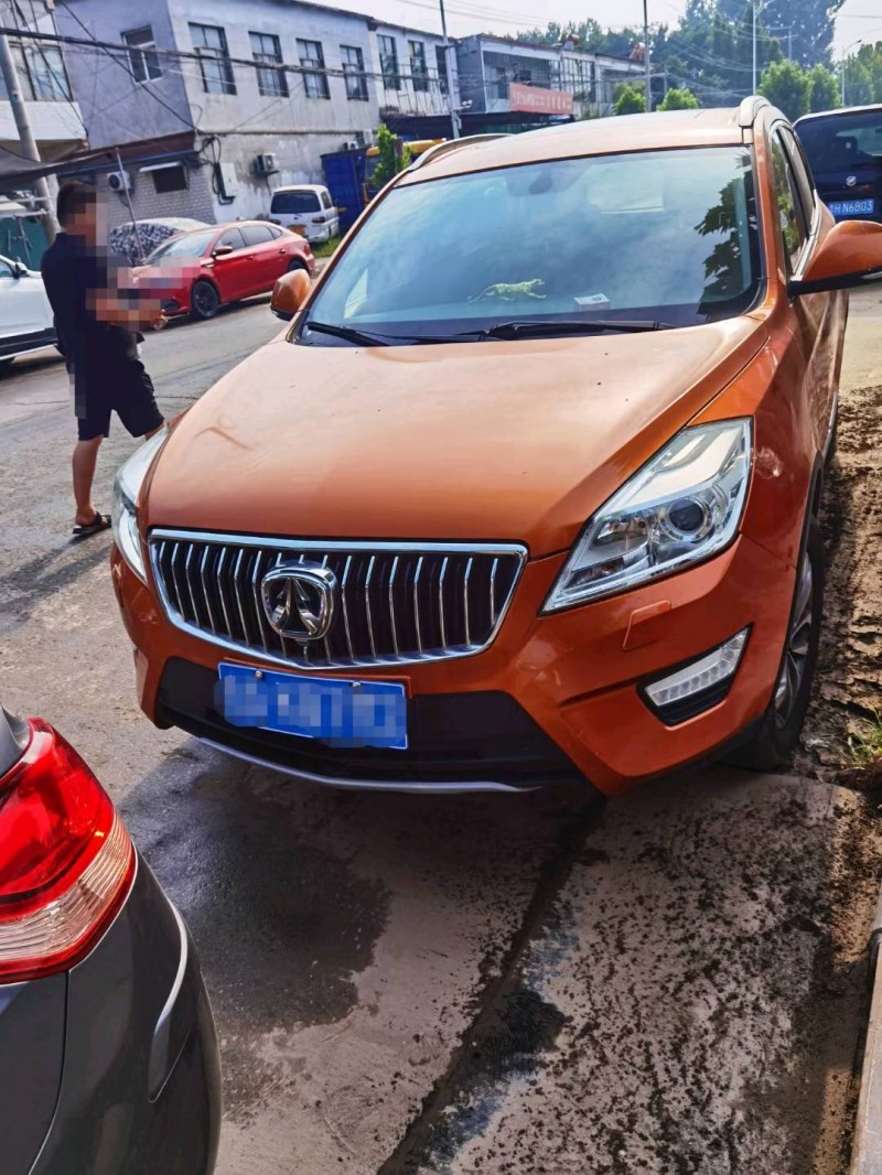 济宁17年北汽威旺S501