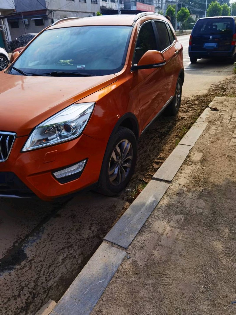 济宁17年北汽威旺S502