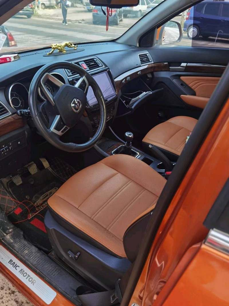 济宁17年北汽威旺S503