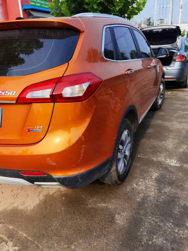 济宁17年北汽威旺S505