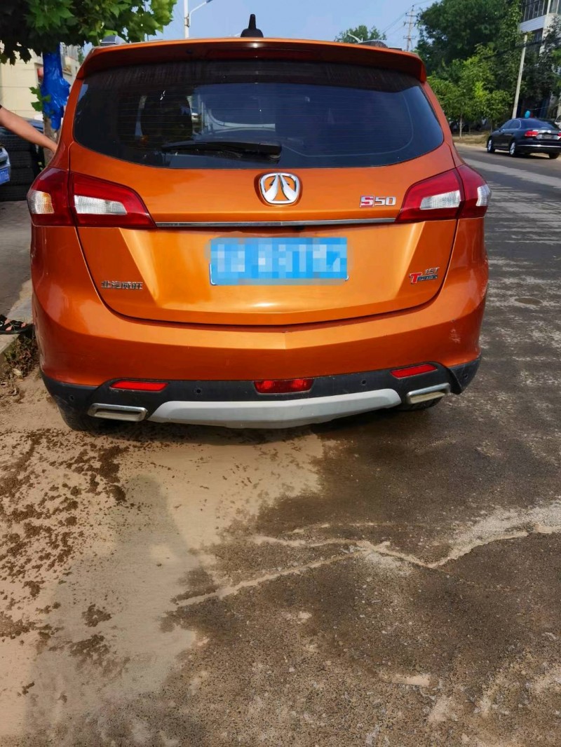 济宁17年北汽威旺S506