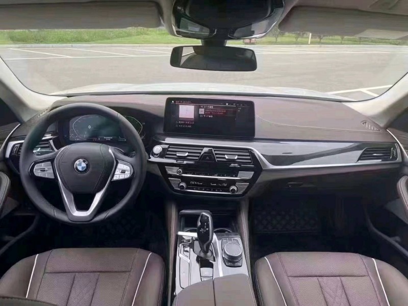 北京21年宝马5系8