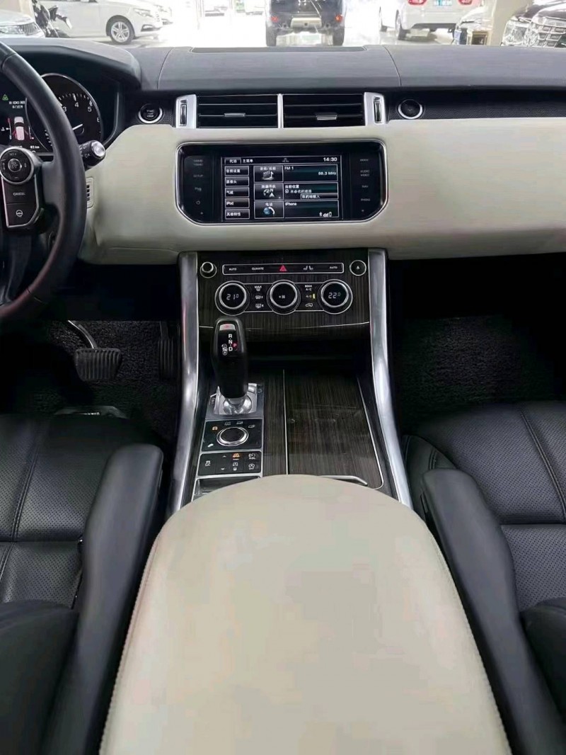 东营17年路虎揽胜运动4