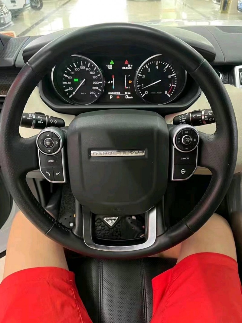东营17年路虎揽胜运动6