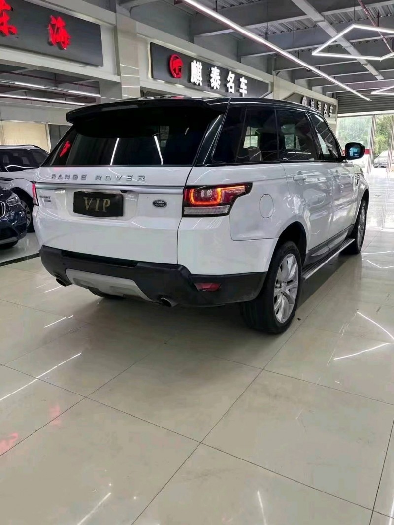 东营17年路虎揽胜运动8