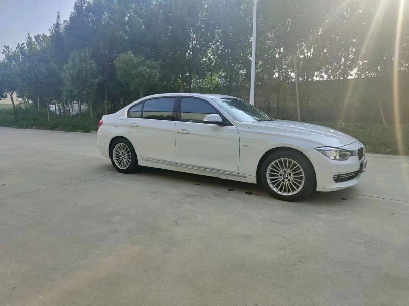 北京14年宝马3系8