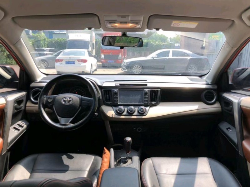 沈阳14年丰田RAV4荣放9