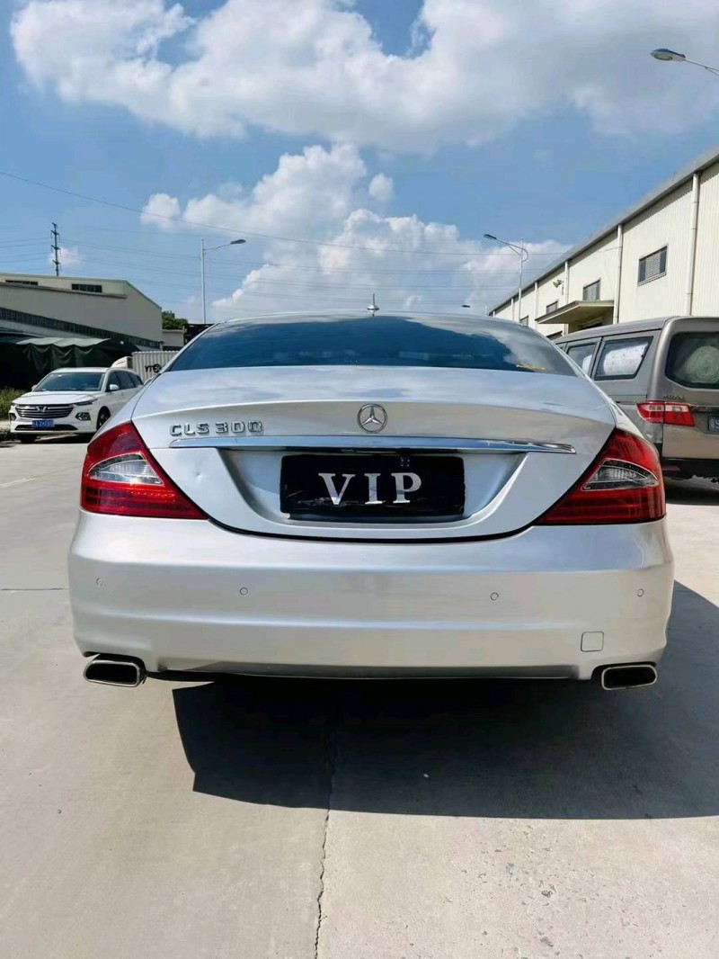 东莞11年奔驰CLS9