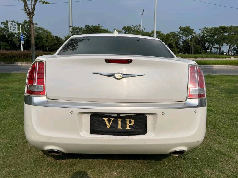 泰州13年克莱斯勒300C8