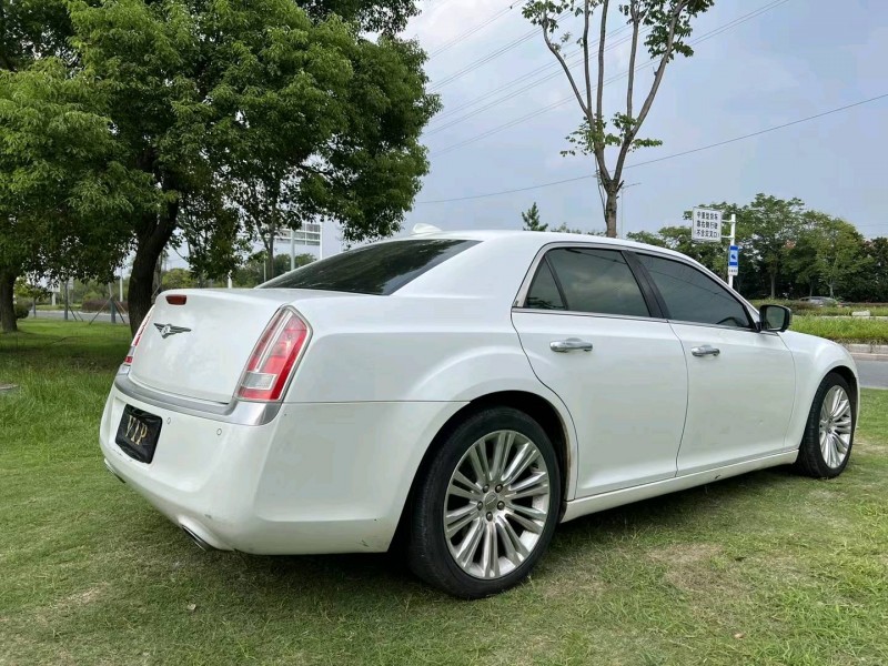 泰州13年克莱斯勒300C9