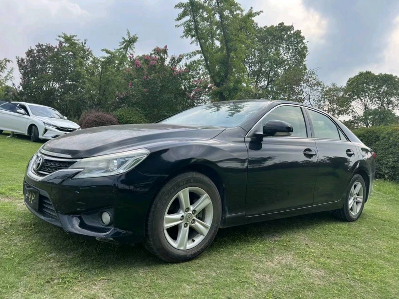 徐州13年丰田锐志3