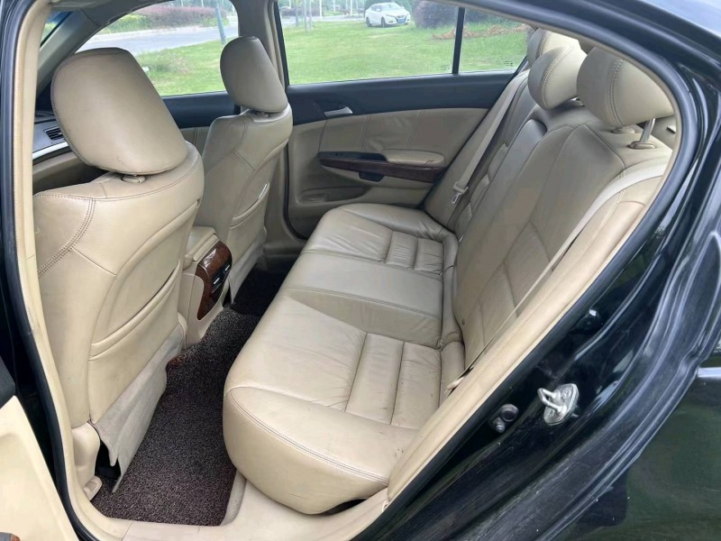 泰州11年本田雅阁6