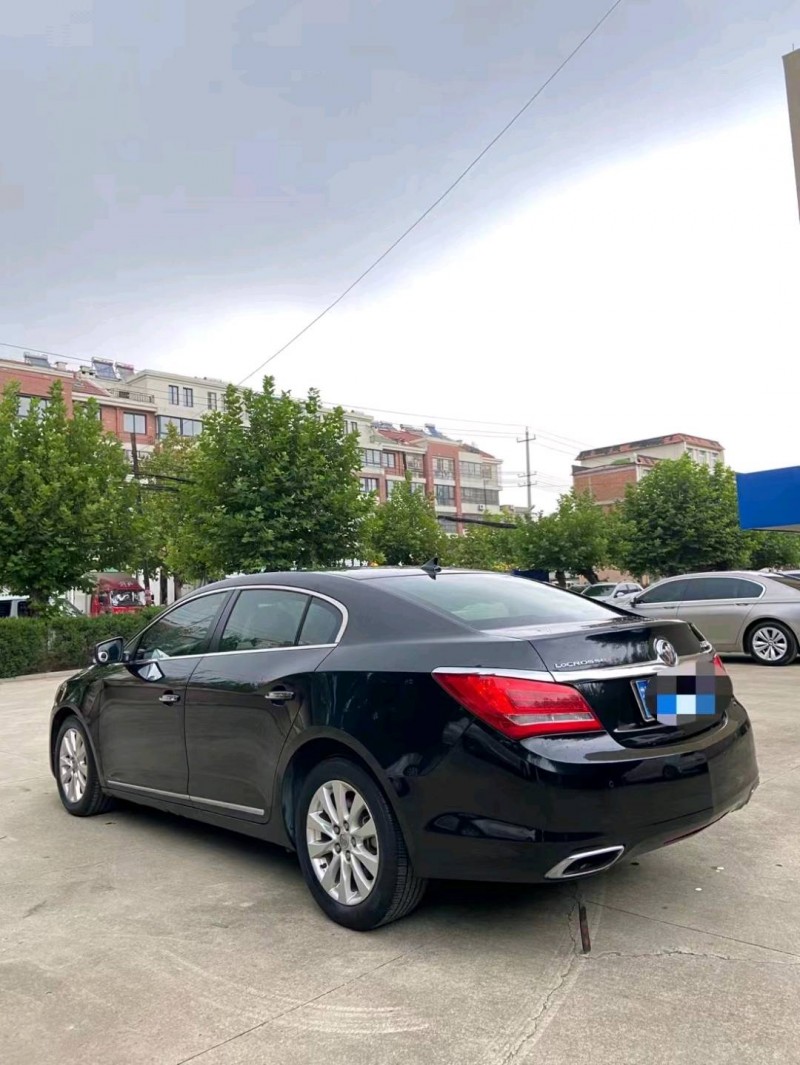 青岛14年别克君越8