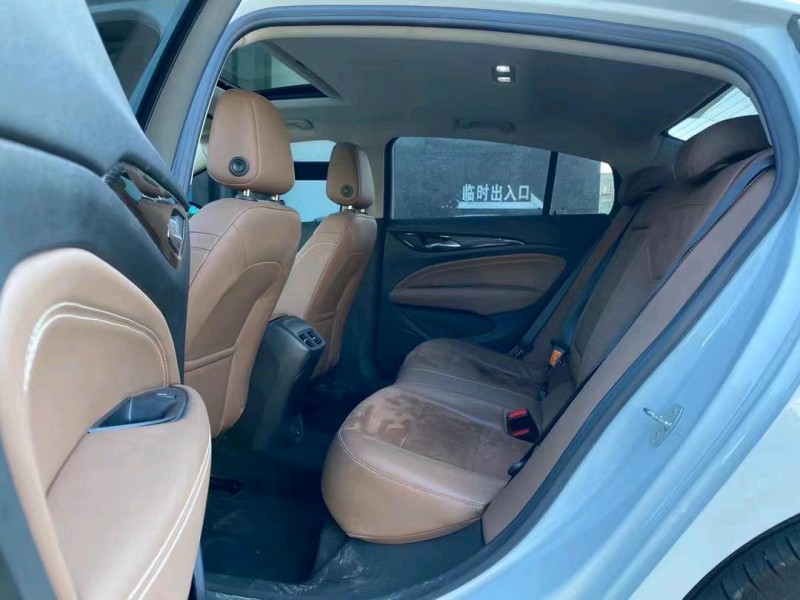 东莞19年别克君威5