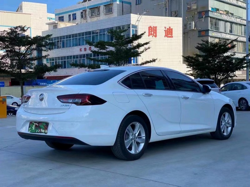 东莞19年别克君威7