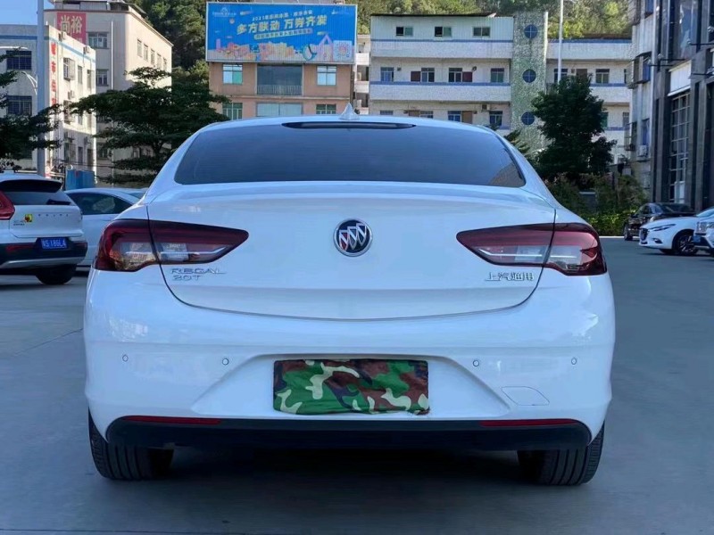 东莞19年别克君威8