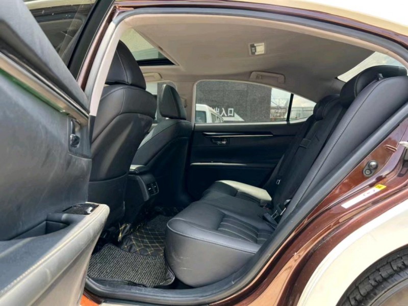 东莞16年雷克萨斯ES5