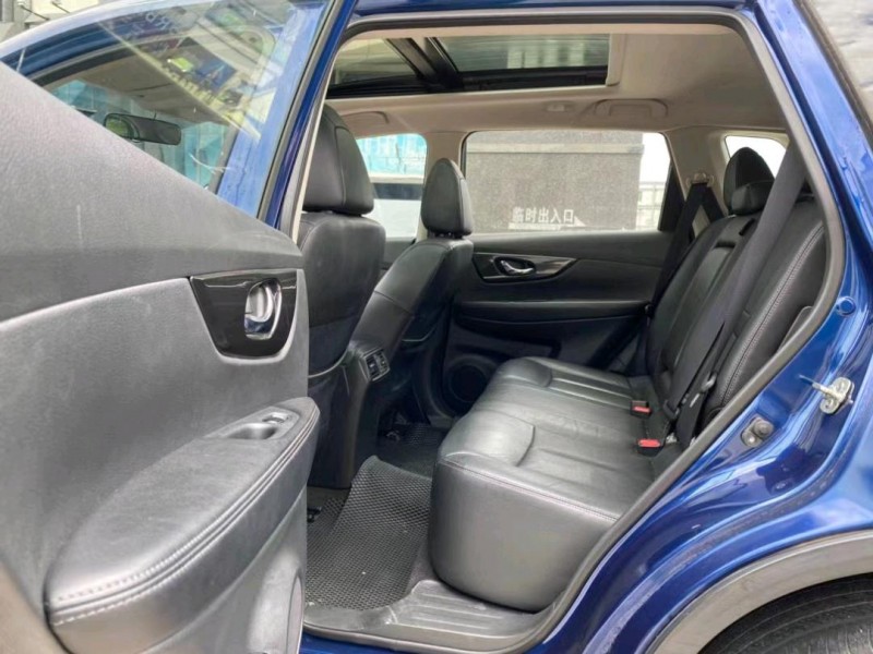 东莞17年日产奇骏7