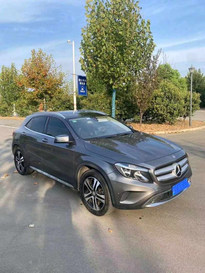 东营16年奔驰GLA3