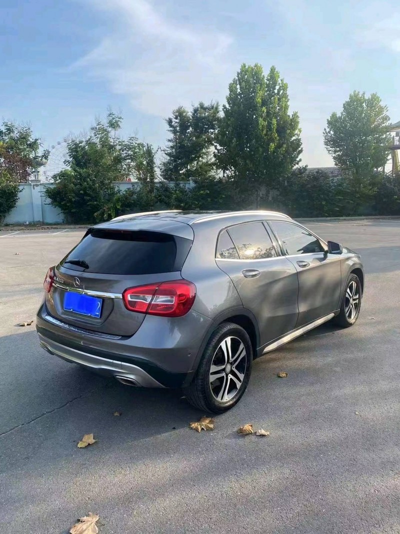 东营16年奔驰GLA4
