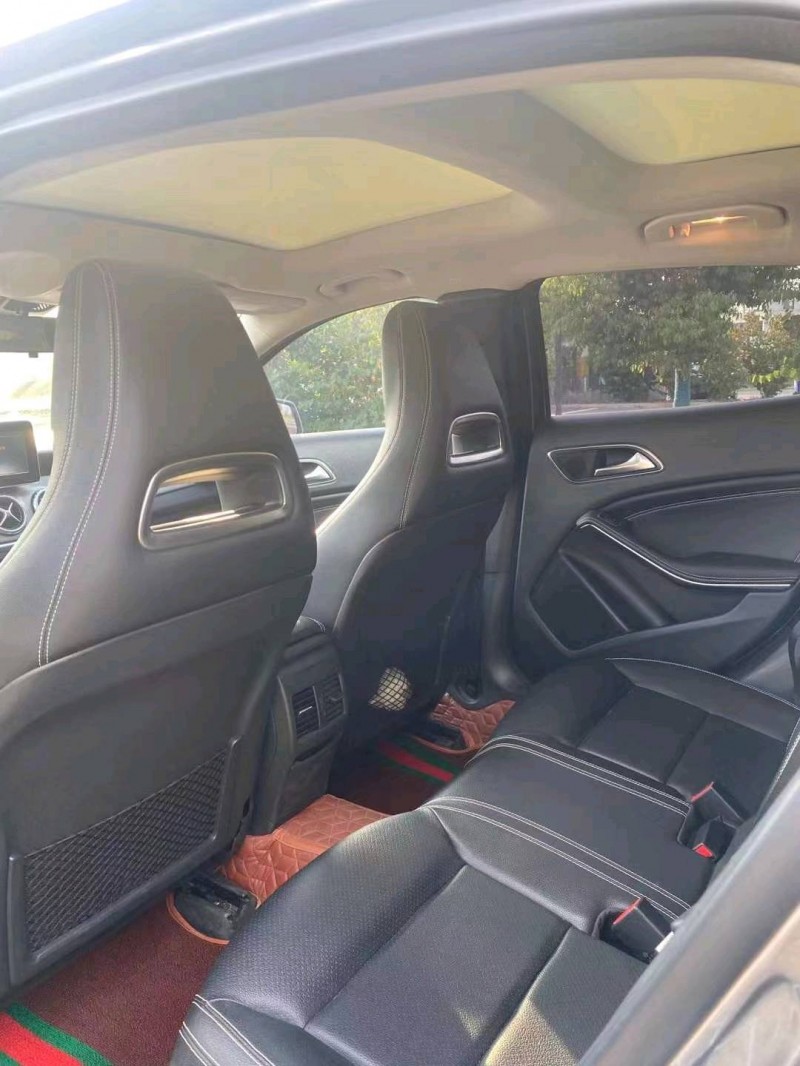 东营16年奔驰GLA9