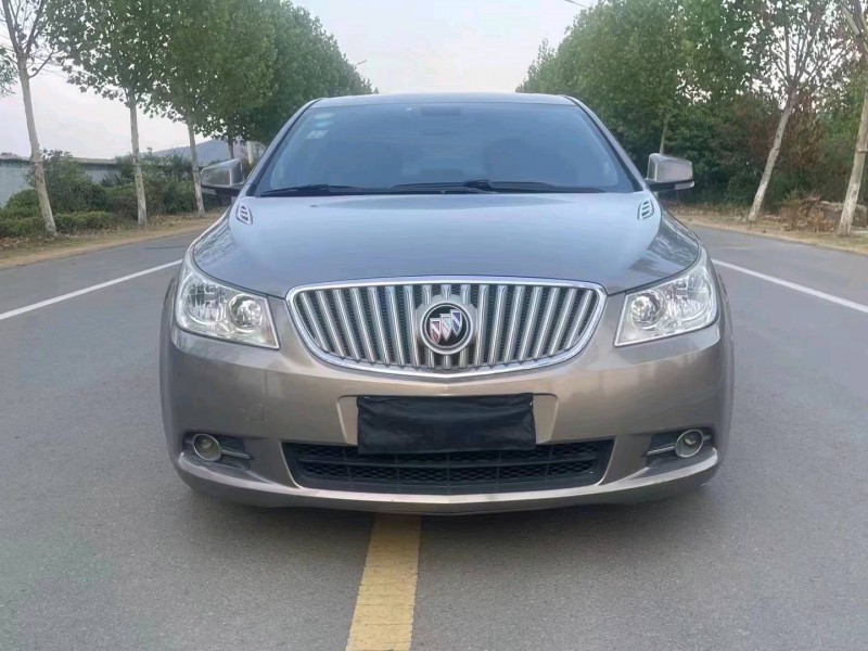 徐州12年别克君越8