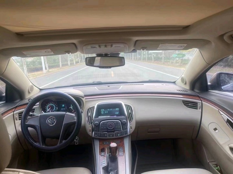 徐州12年别克君越5