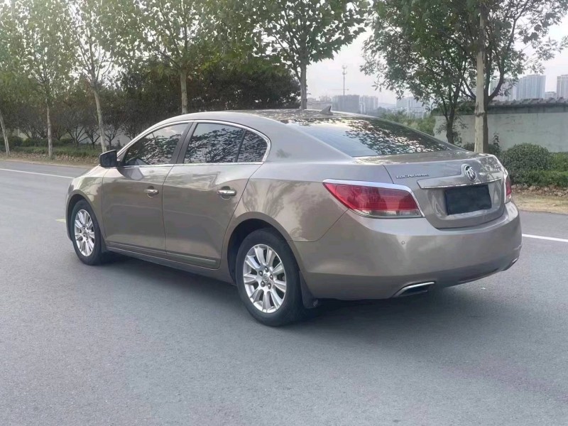 徐州12年别克君越2