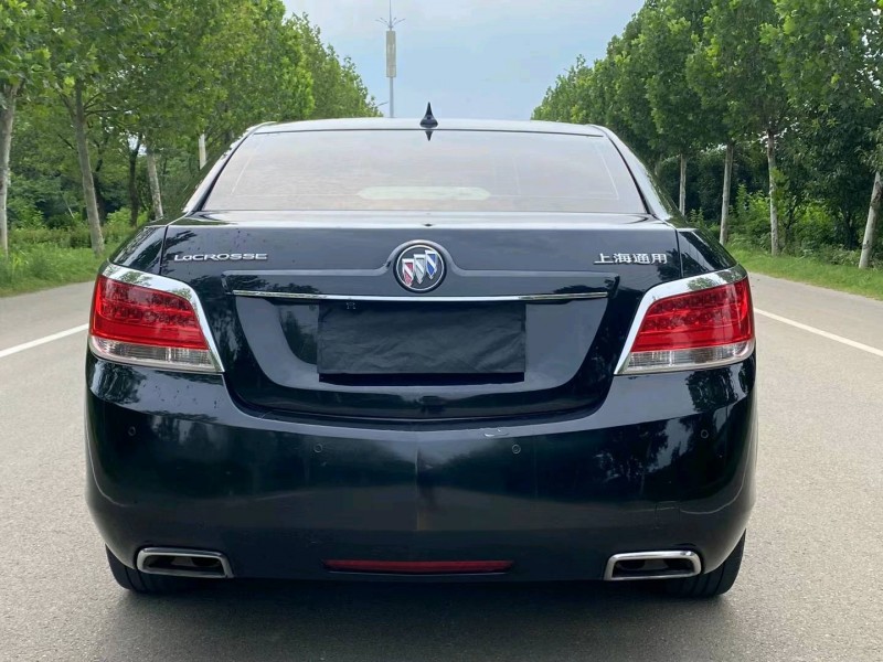 徐州11年别克君威1