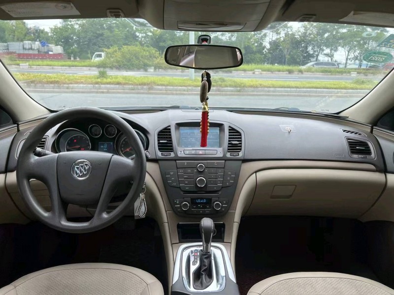 泰州12年别克君威4