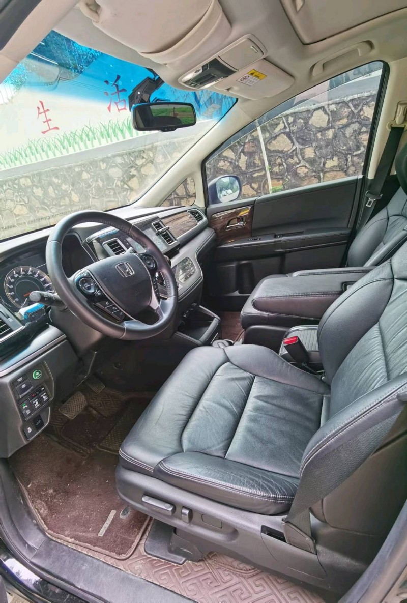 东莞18年本田艾力绅6