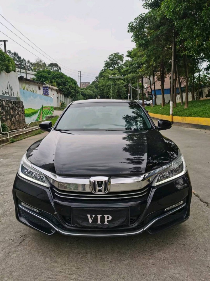 东莞18年本田雅阁1