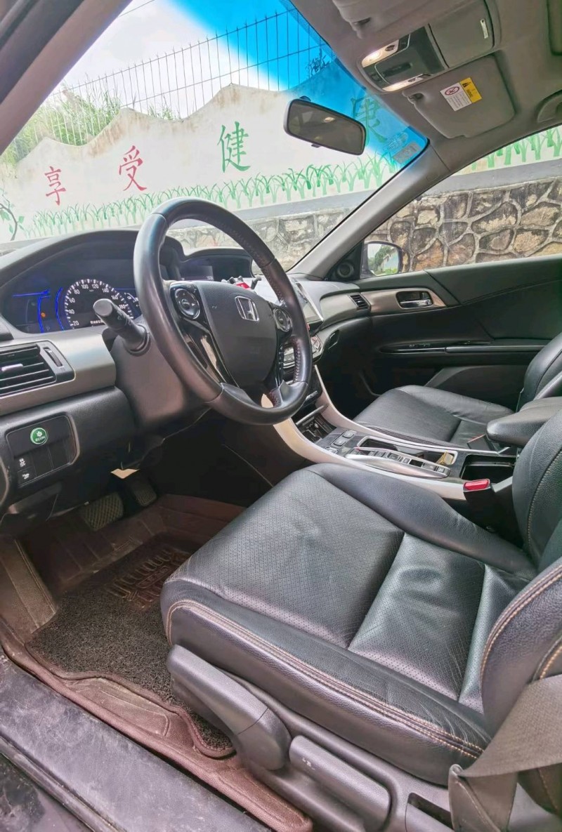 东莞18年本田雅阁6