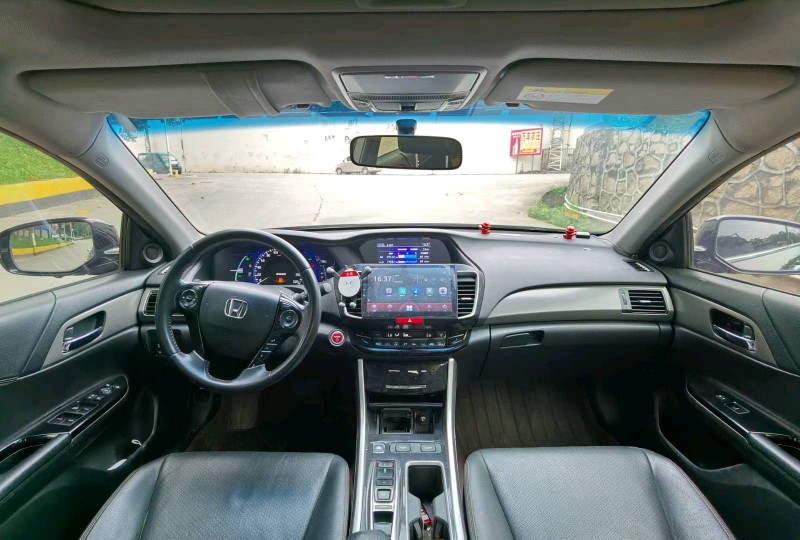 东莞18年本田雅阁8