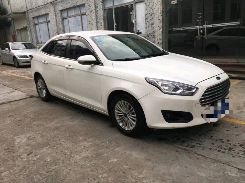 广州17年福特福睿斯2