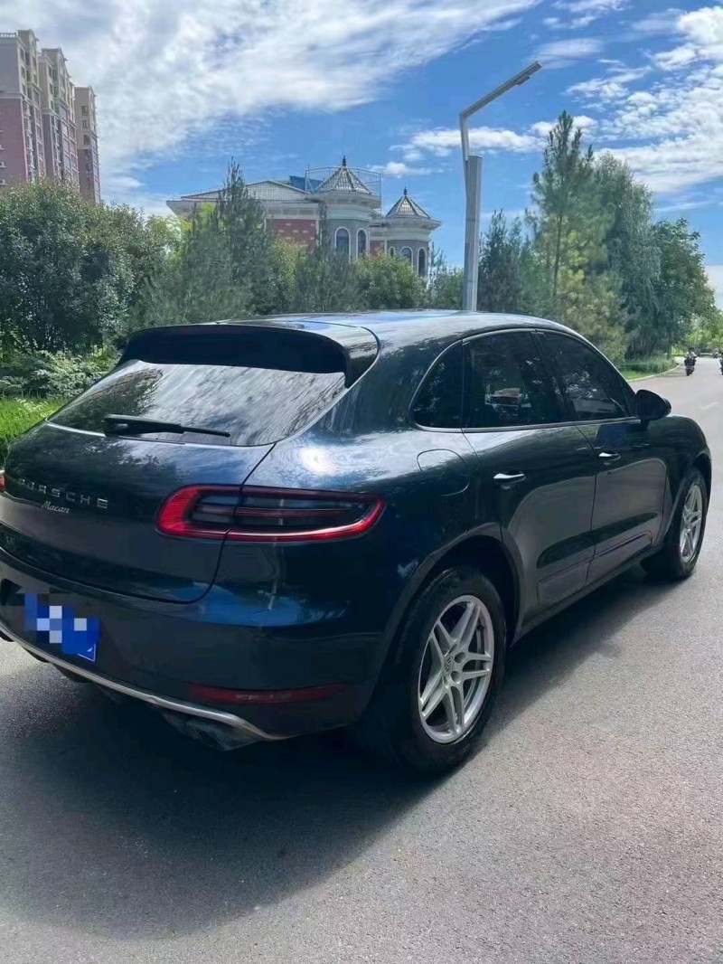 东营15年保时捷Macan4