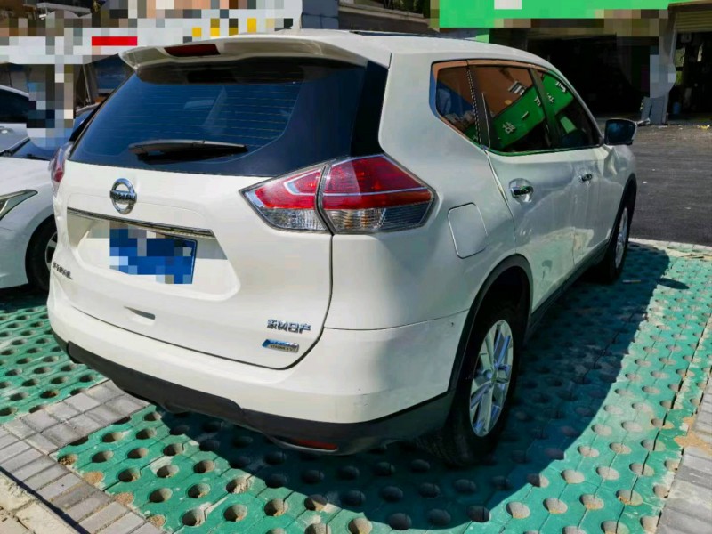 北京15年日产奇骏8