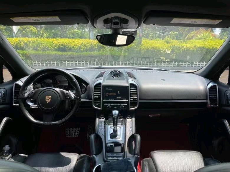 盐城13年保时捷卡宴3