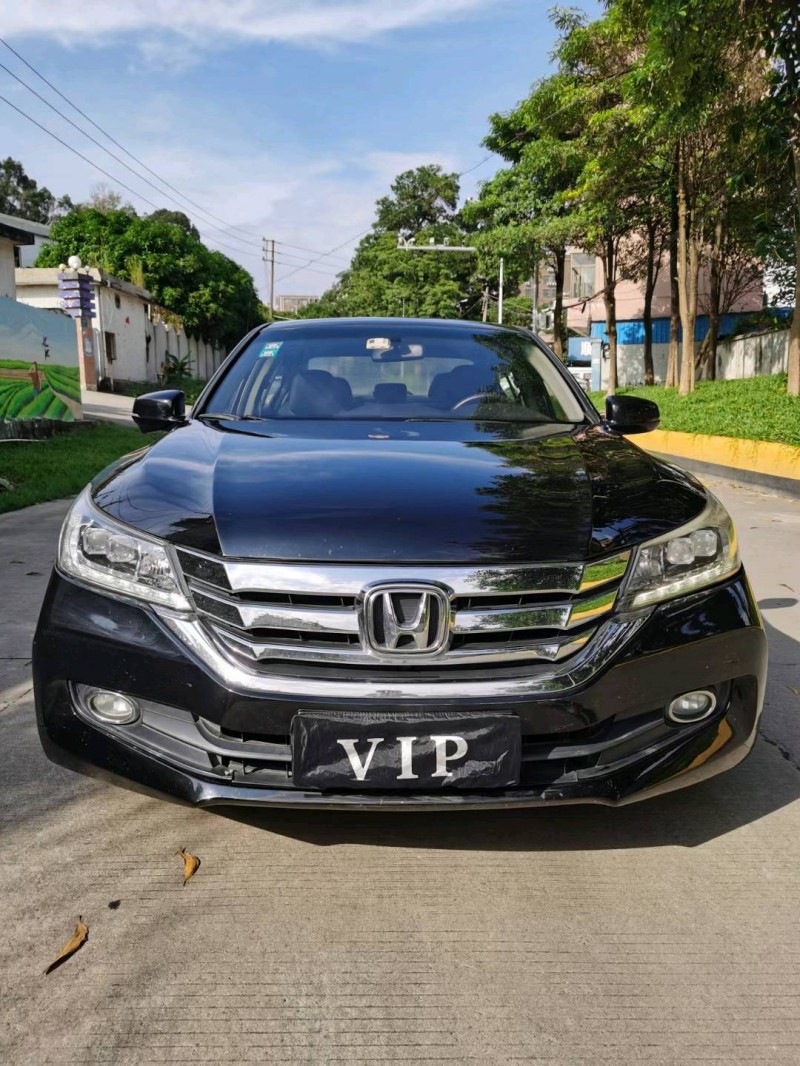 东莞14年本田雅阁1