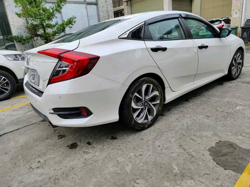 广州17年本田思域8