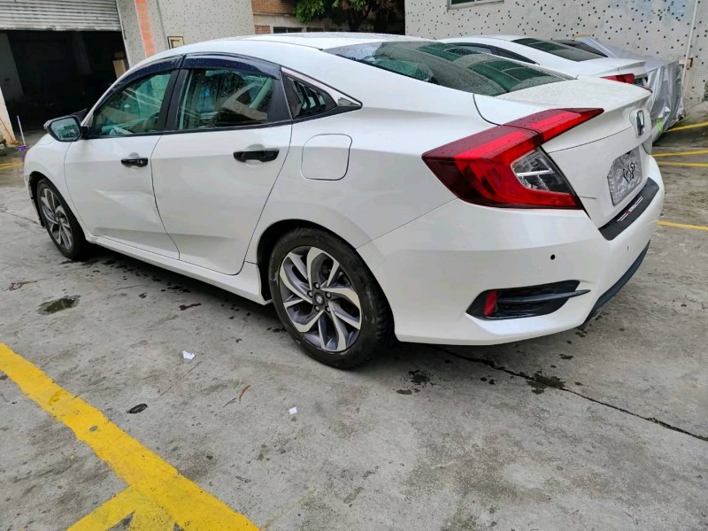 广州17年本田思域7