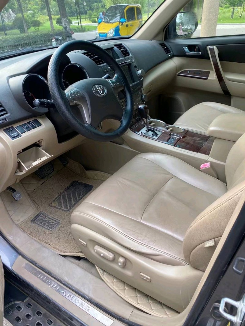 徐州12年丰田汉兰达4