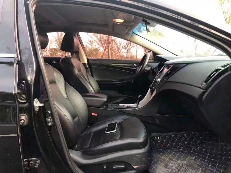 徐州13年现代索纳塔八6