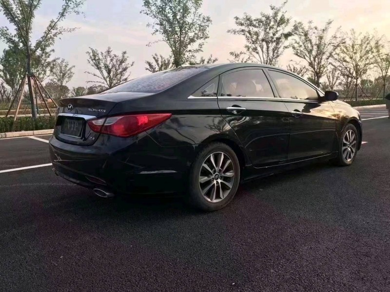 徐州13年现代索纳塔八5